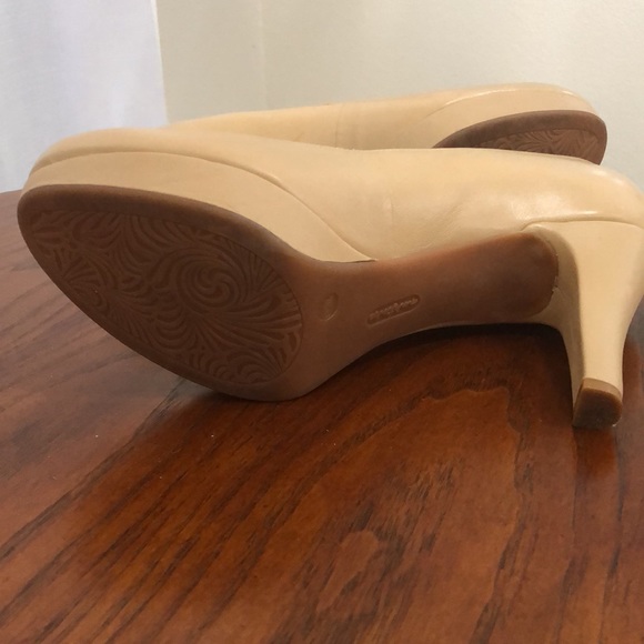 Nurture Tan heels. - Picture 8 of 15